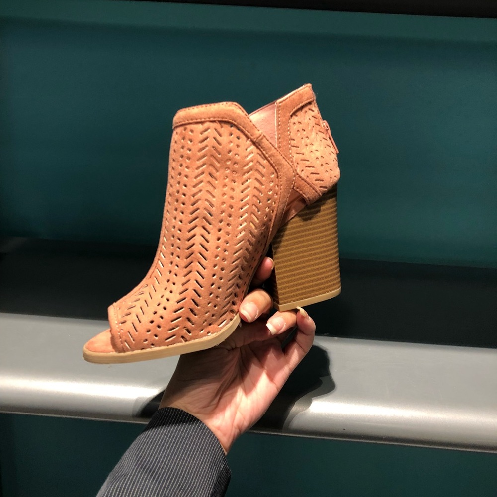 NWT - Blush Cut-Out Ankle Bootie Heels - Picture 4 of 8